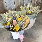 Dried flower bouquet 
